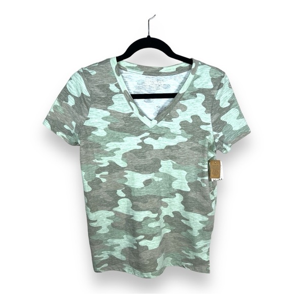 NEW SMALL MUDD GREEN CAMO PRINT TEE V NECK TSHIRT  CASUAL SHORT SLEEVE - Picture 1 of 13